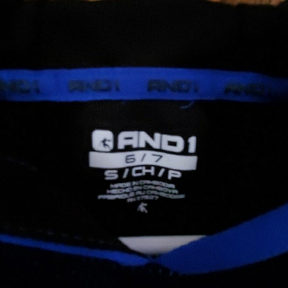 Boys shirt/hoodie - Picture 3 of 3